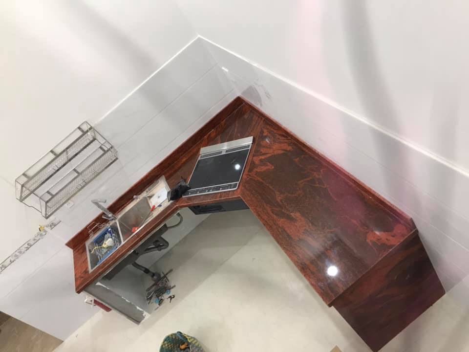 Bàn Bếp Đá Đỏ